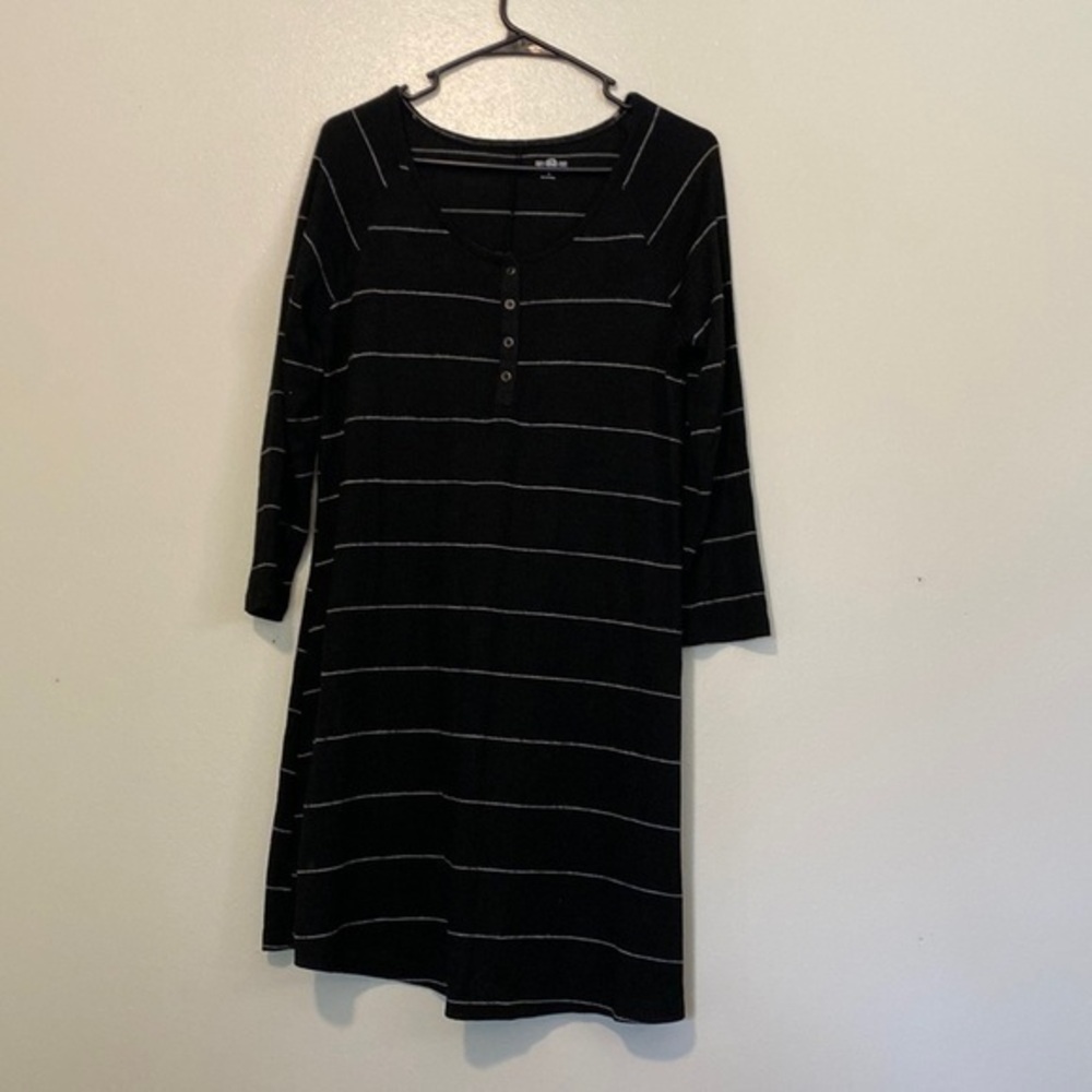SO AUTHENTIC American heritage mid button down long sleeve  soft  dress med